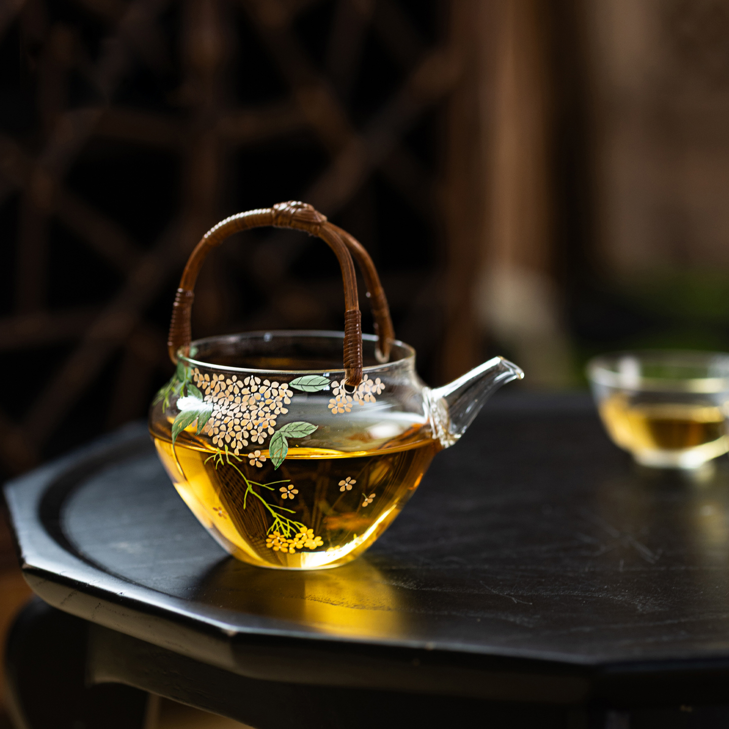 Handcrafted Borosilicate Glass Teapot with Rattan Handle – Hand-Painted Hydrangea