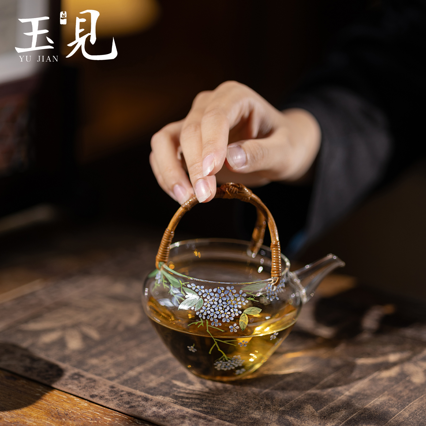 Handcrafted Borosilicate Glass Teapot with Rattan Handle – Hand-Painted Hydrangea