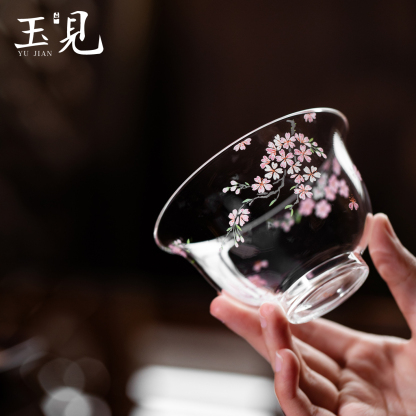 Handcrafted Pink Sakura Glass Gaiwan – 150ml Hand-Painted Tea Bowl