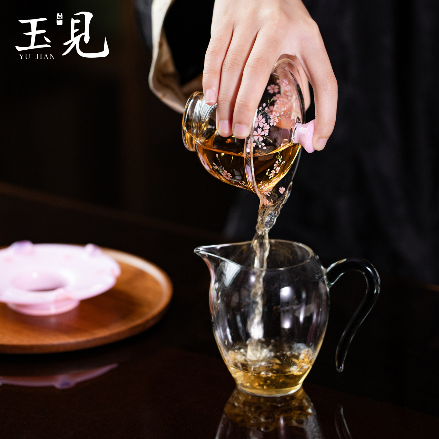 Handcrafted Pink Sakura Glass Gaiwan – 150ml Hand-Painted Tea Bowl