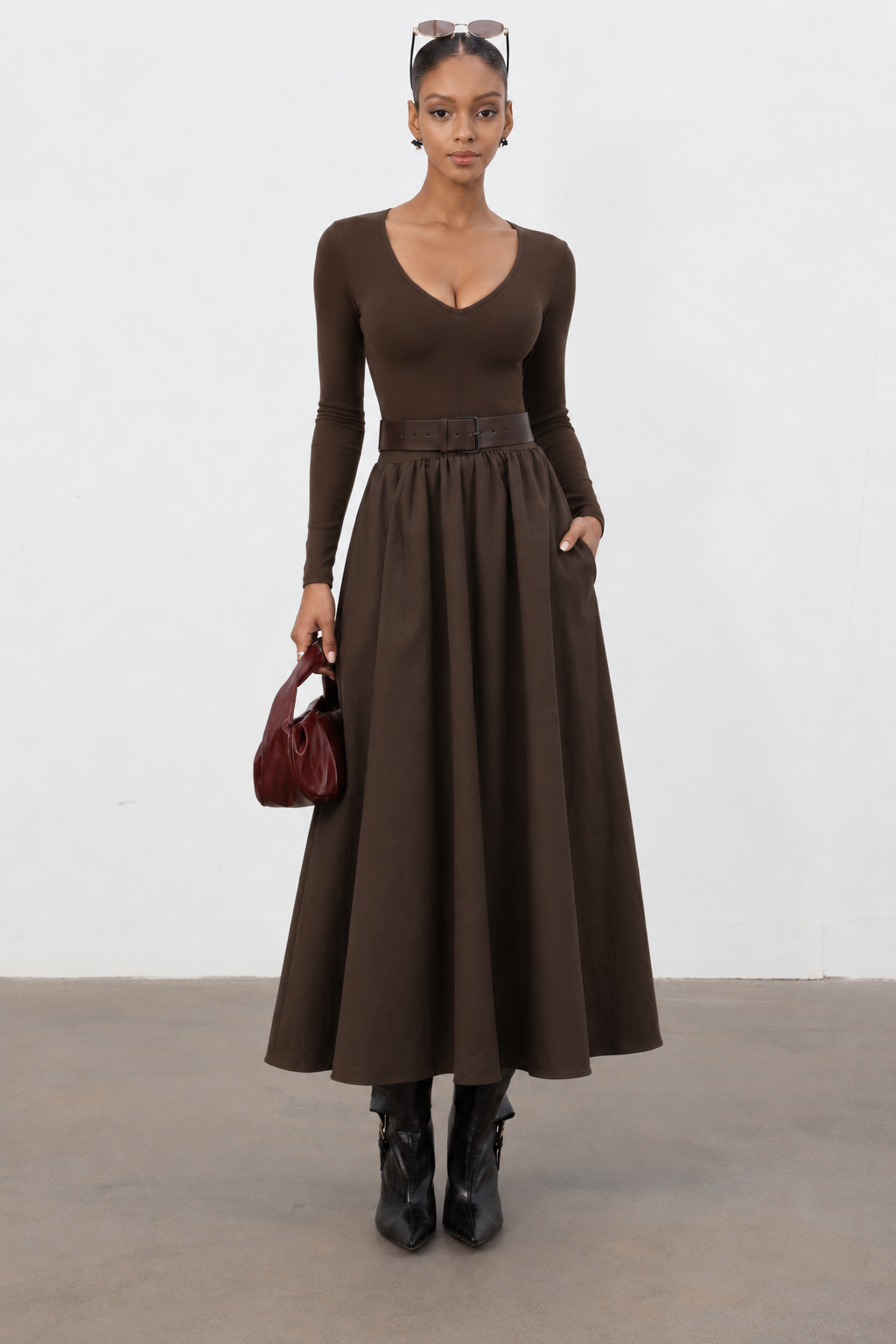 Tusare Chic Contour U-Neck Long Sleeve Matching Faux Leather Belt Knit Maxi Dress