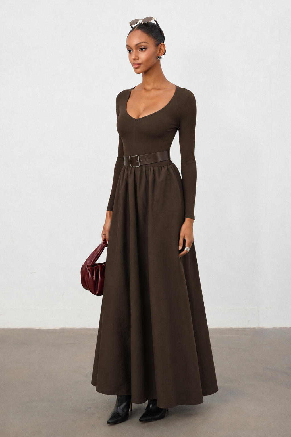 Tusare Chic Contour U-Neck Long Sleeve Matching Faux Leather Belt Knit Maxi Dress