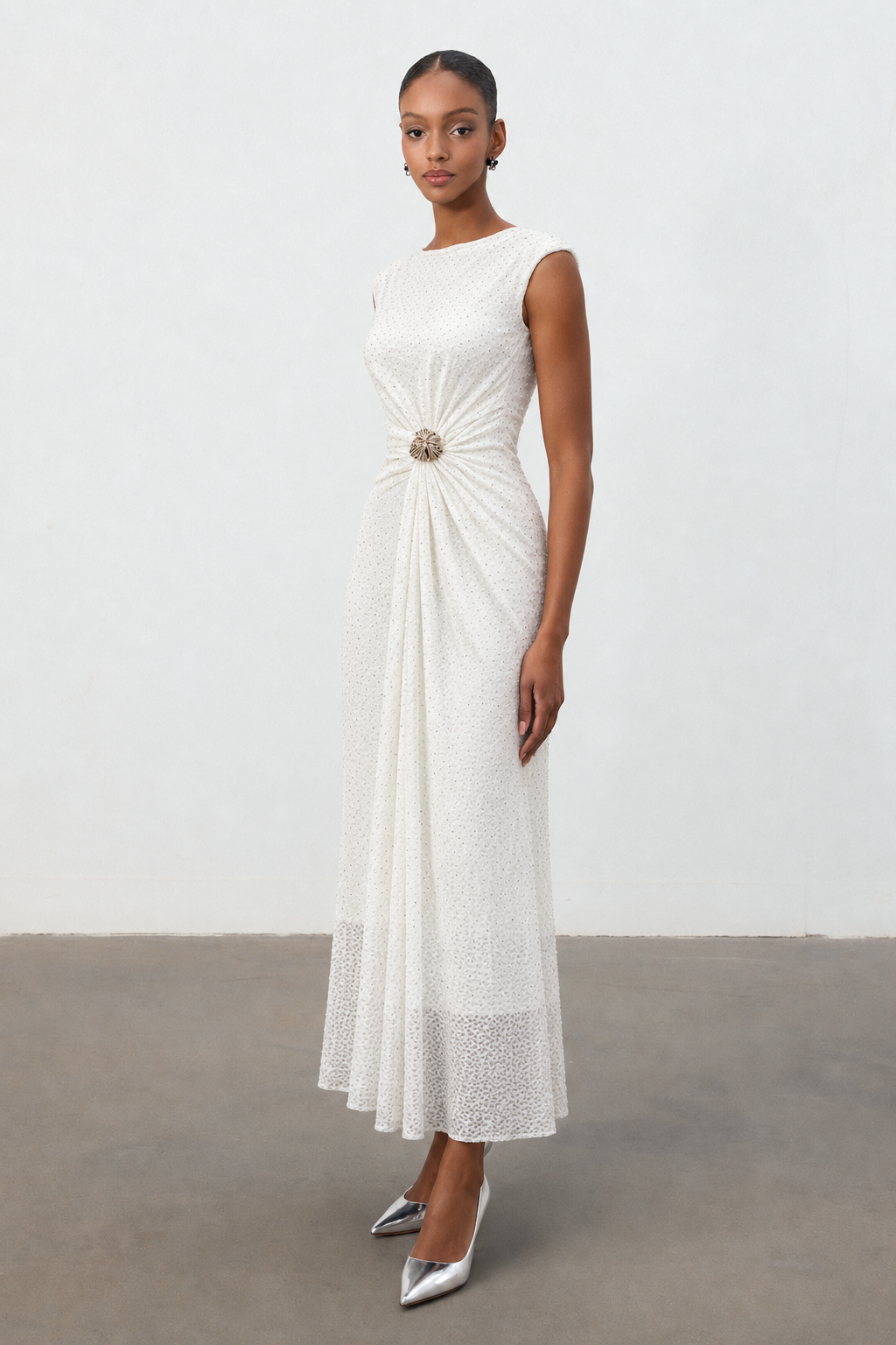 Hzere Elegant Contour Sleeveless Pleated Metal Decor Lace Apricot Maxi Dress