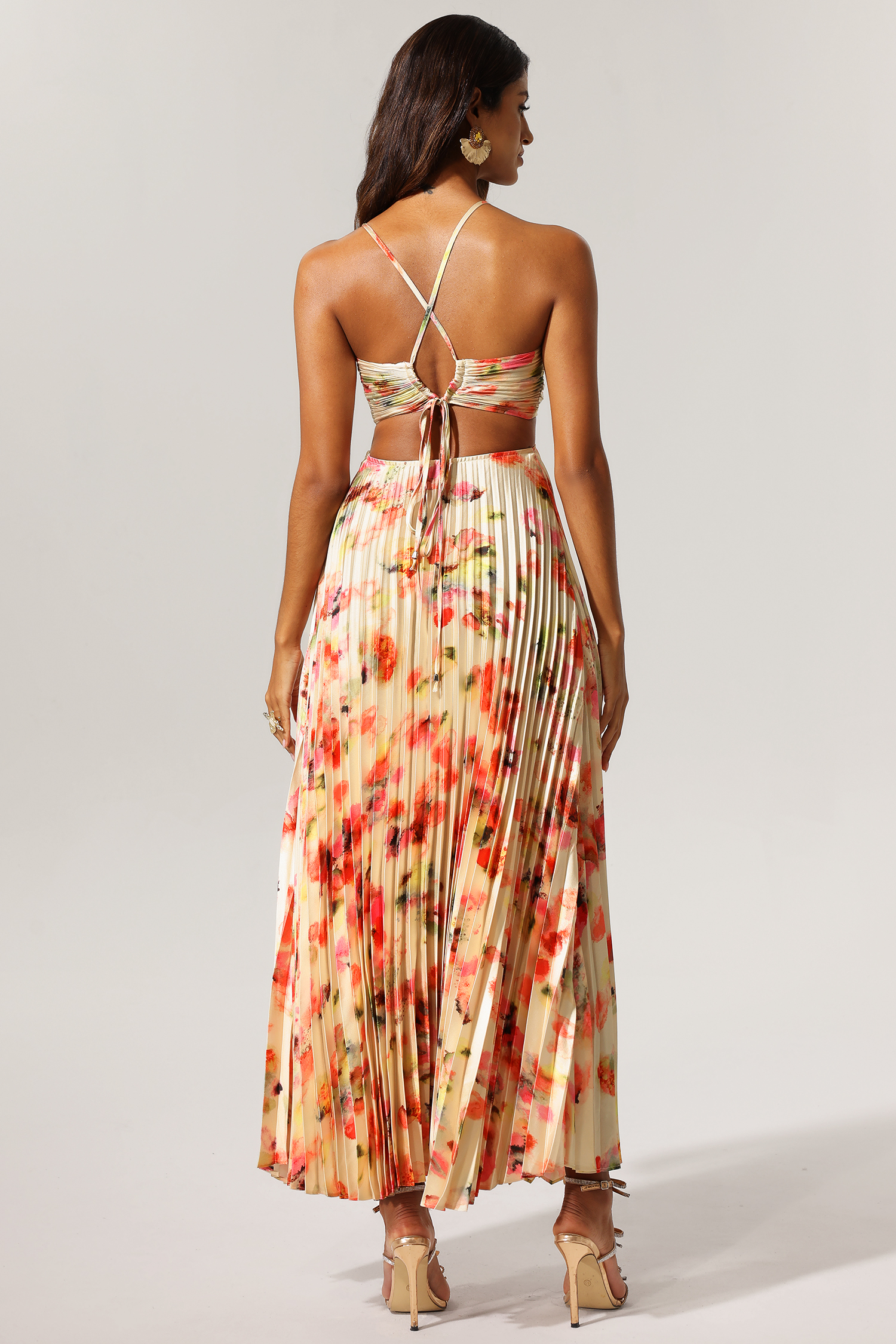 Huresa Halter Sleeveless V-Neck Hollow Out Maxi Dress
