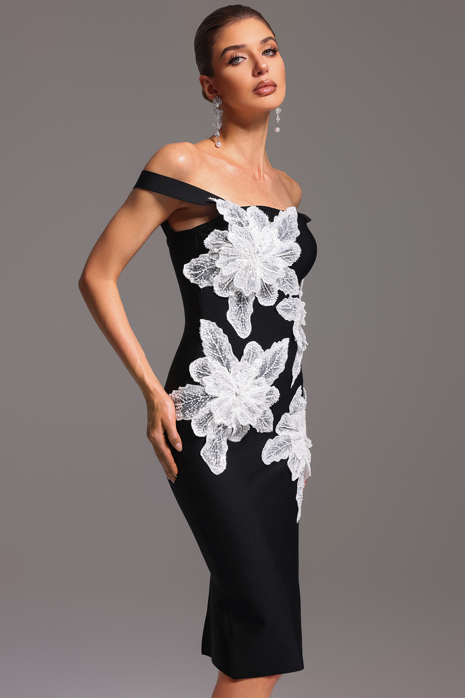 Naira Sleeveless Diamond Flowers Bandage Midi Dress