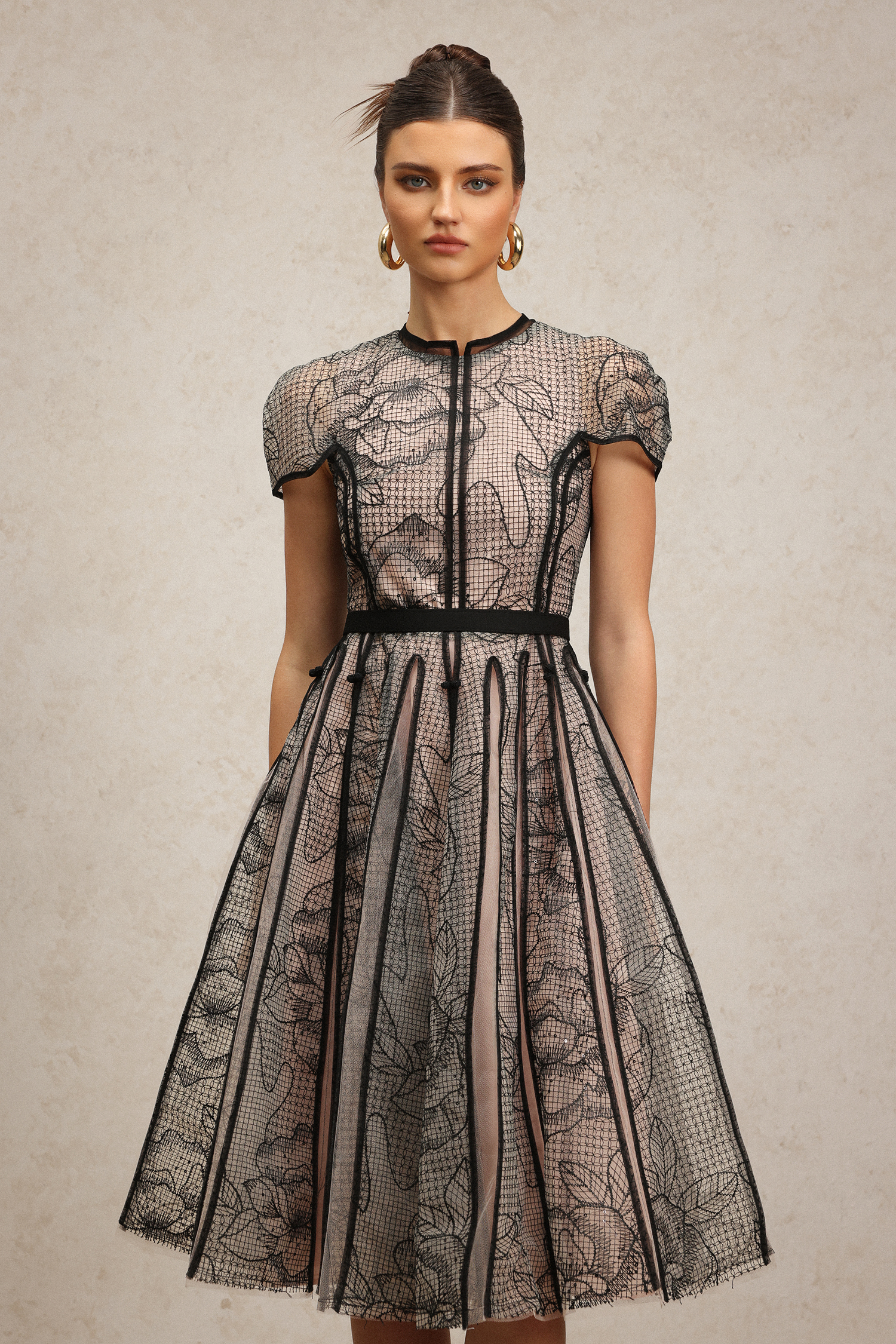 Lisiya Short Sleeves Jacquard Midi Dress