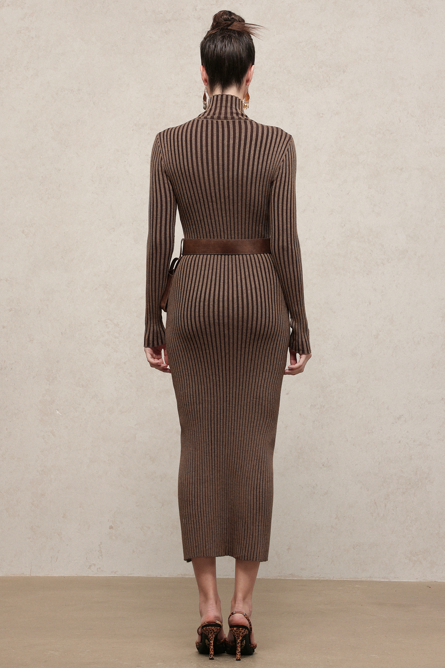 Doda Edgy Contour Long Sleeve Knit Maxi Dress