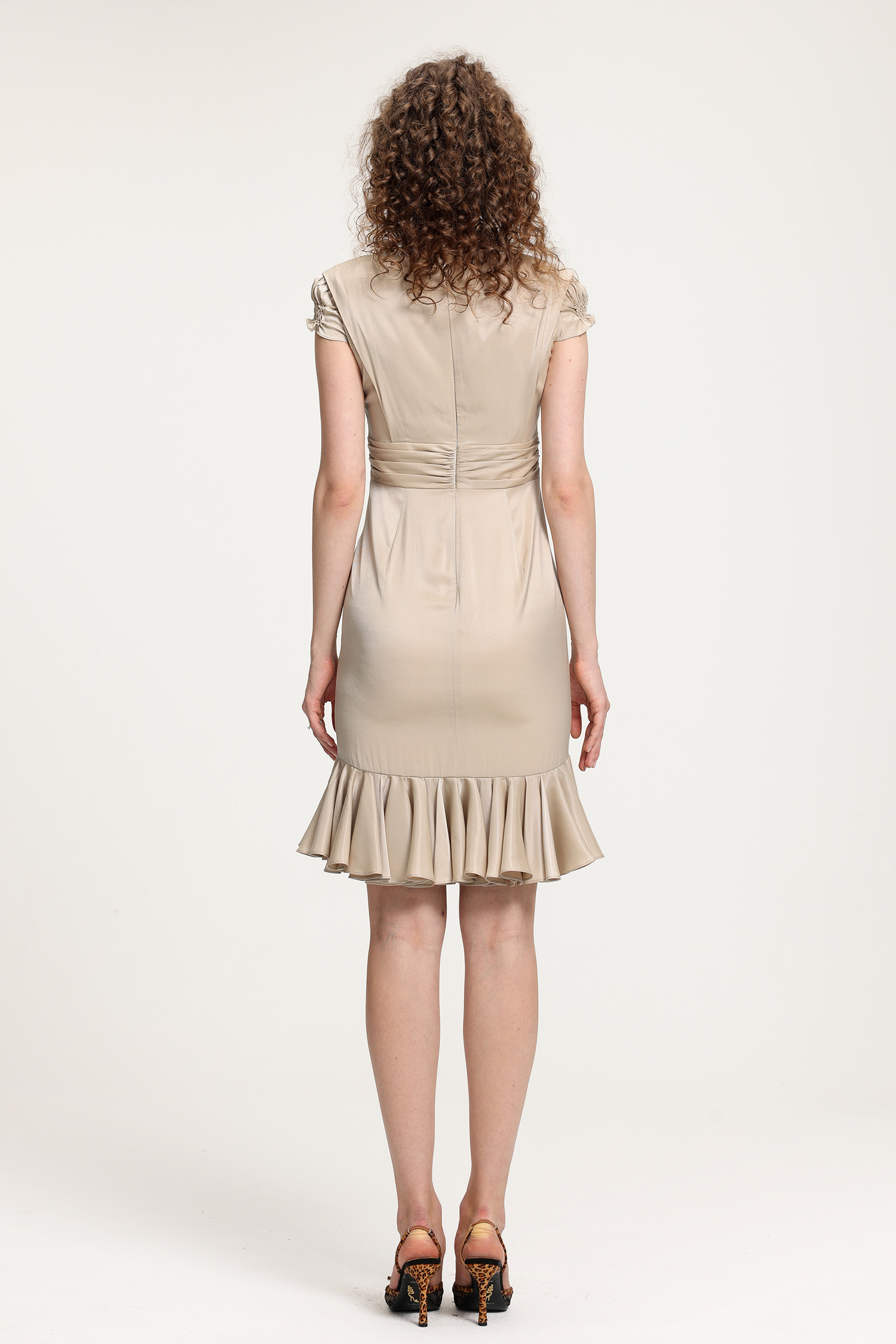 Ruched Lace-Up Mermaid Hem With Hand-Smocked Stitching Sleeves Dress