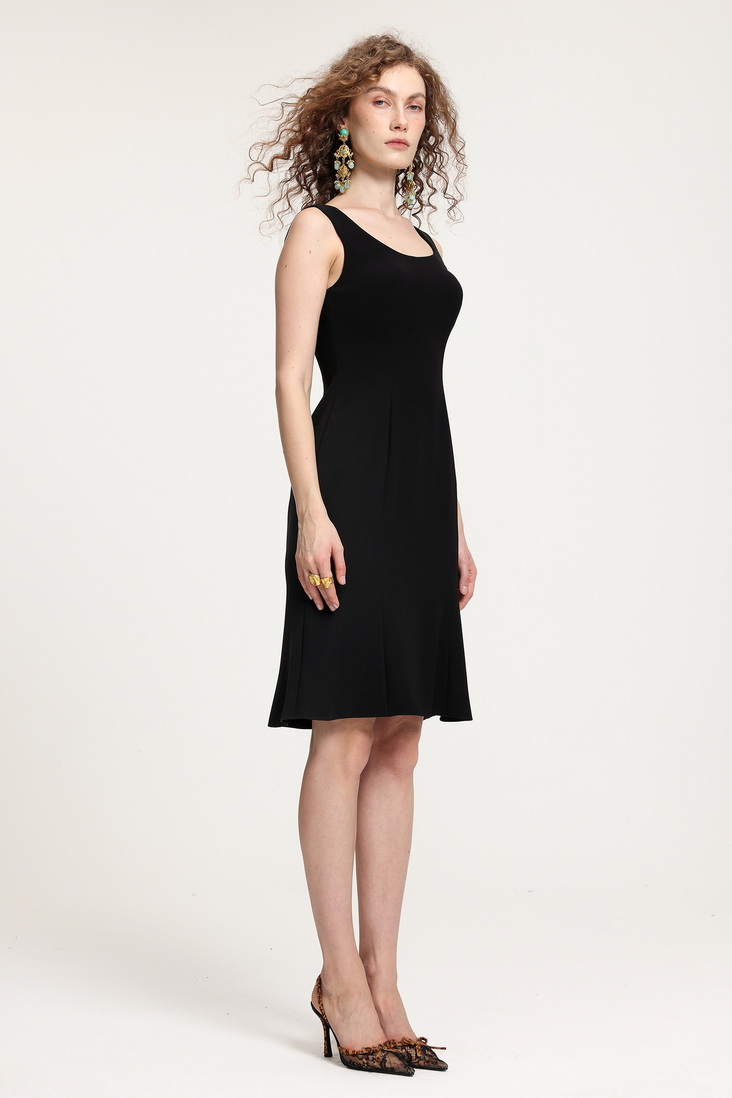 Scoop Neck Sleeveless Flared Midi Dress