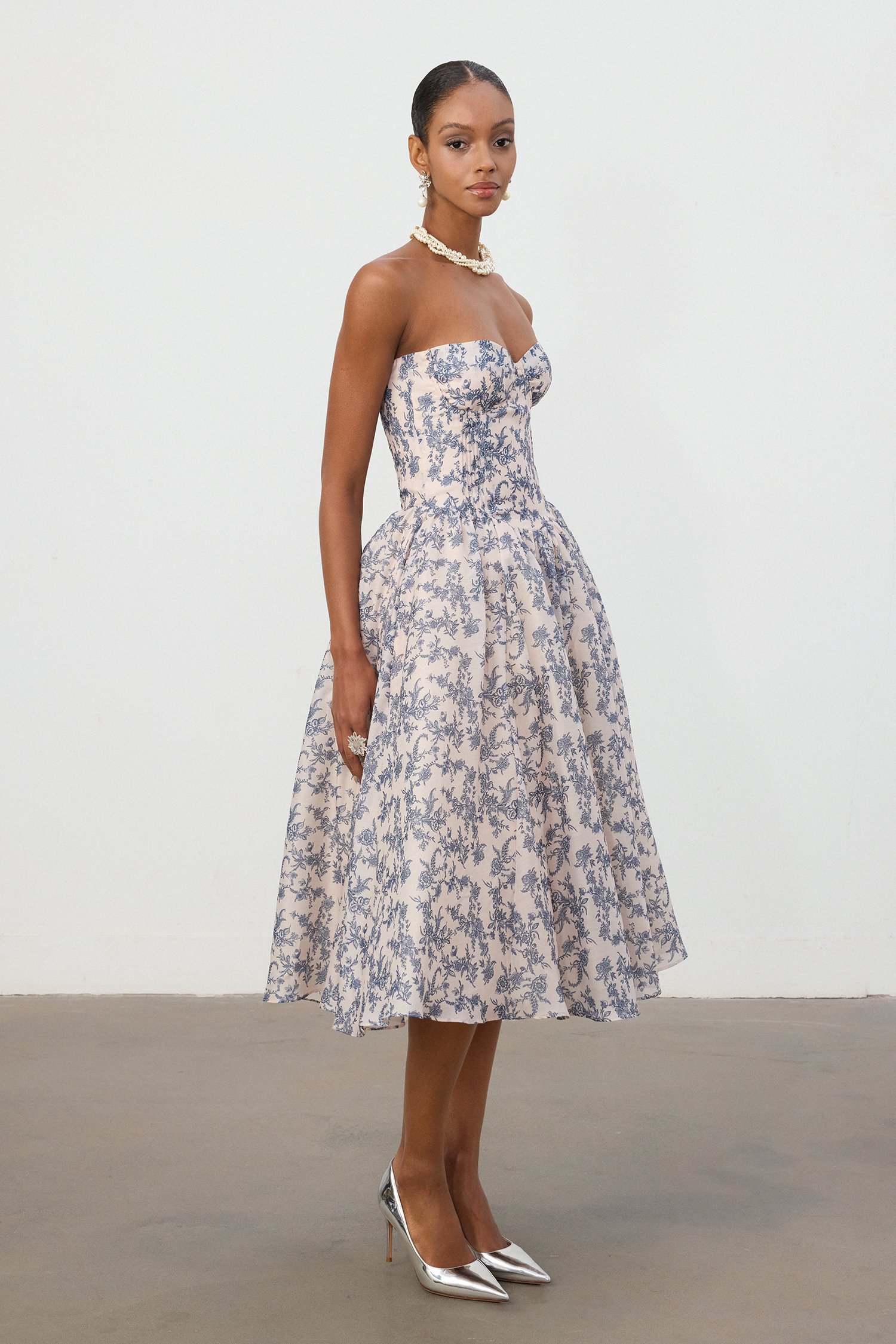 Blue Floral Strapless Sweetheart Midi Dress