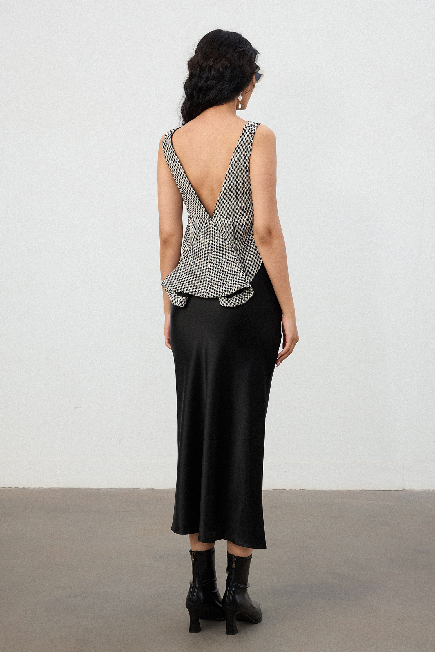 Black & White Houndstooth Cropped Sleeveless Top