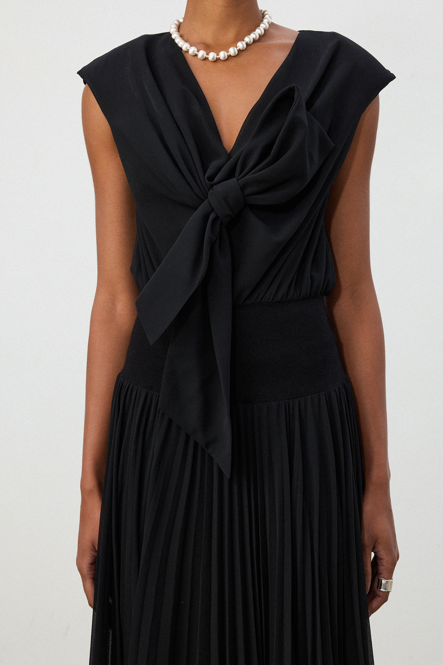 Black Pleated Floor-Length Maxi Skirt