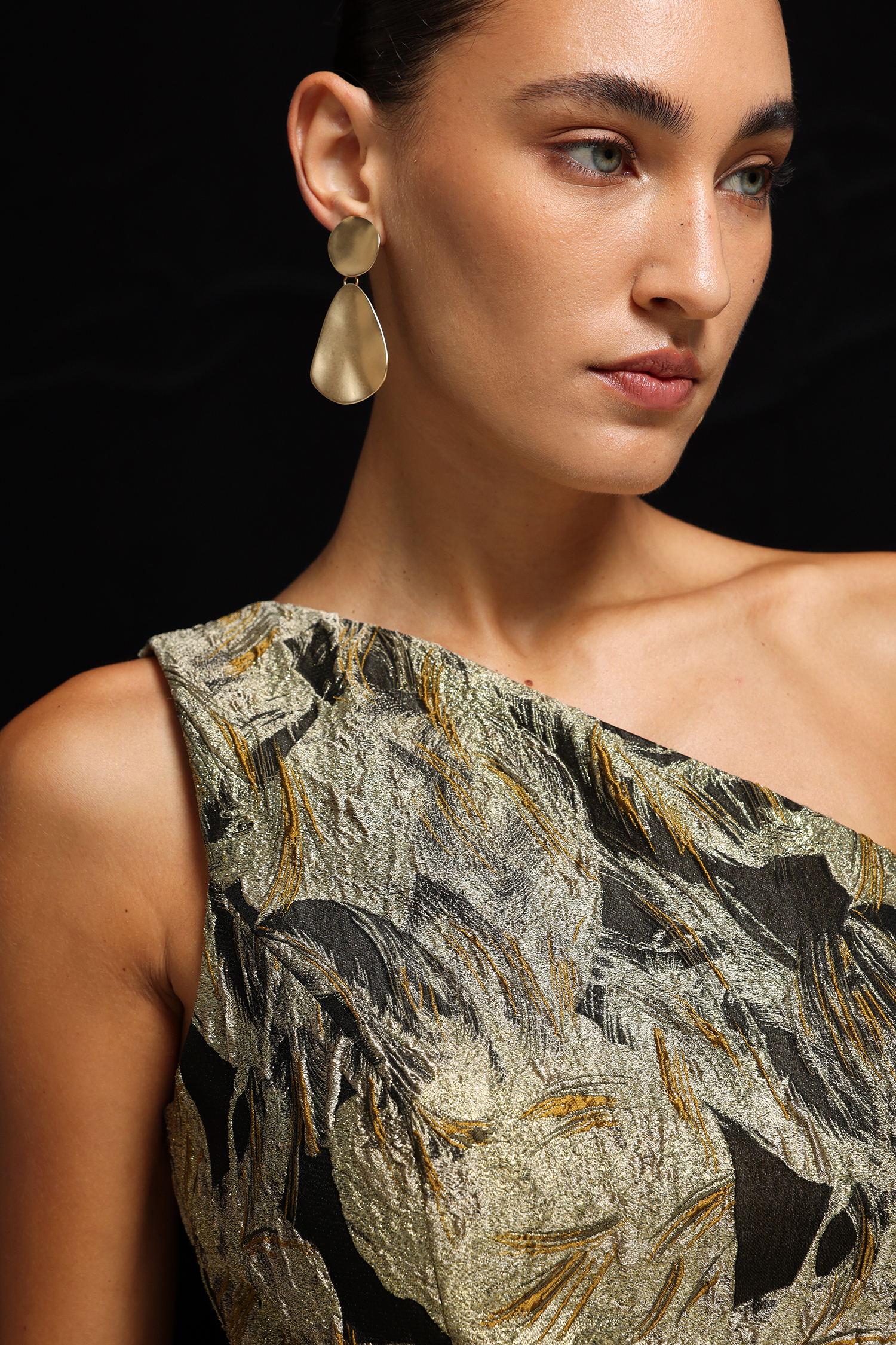 One-Shoulder Floral Bow Mermaid Gown