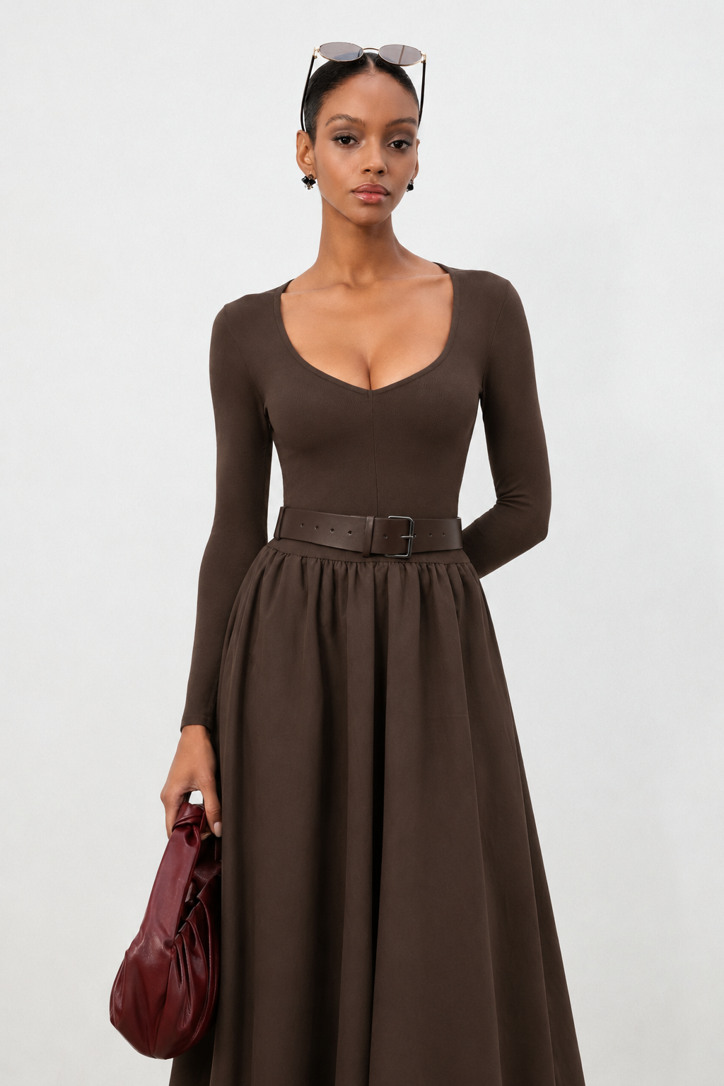 Tusare Chic Contour U-Neck Long Sleeve Matching Faux Leather Belt Knit Maxi Dress