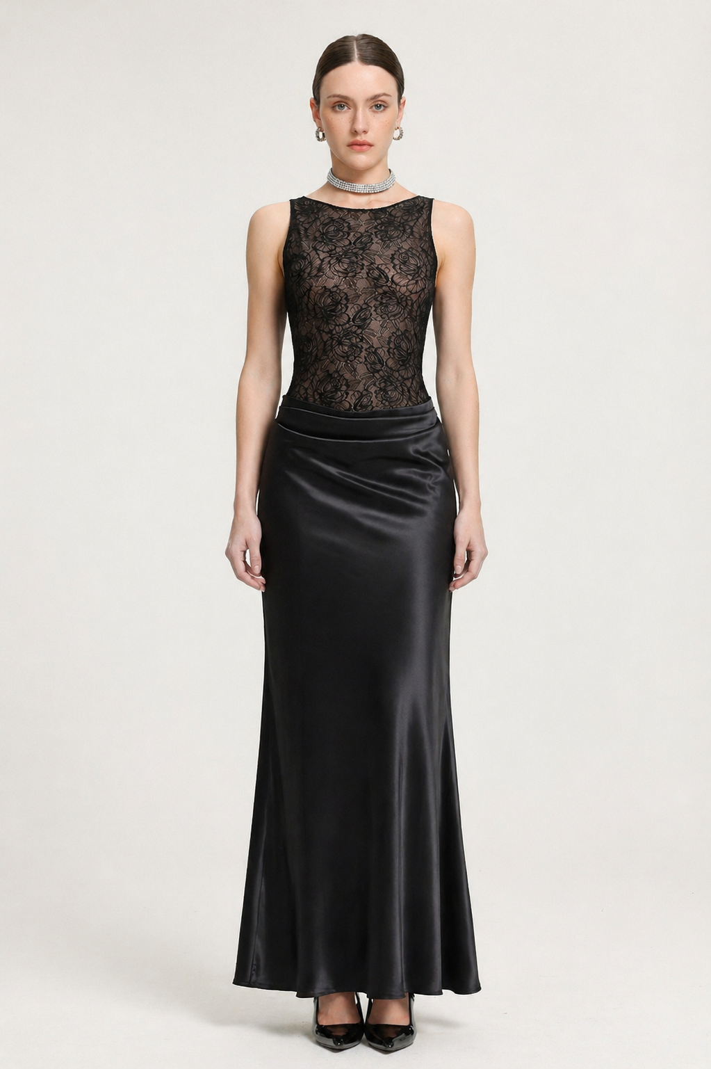 Yeil Sexy Contour Sleeveless Pleated Lace Satin Maxi Dress