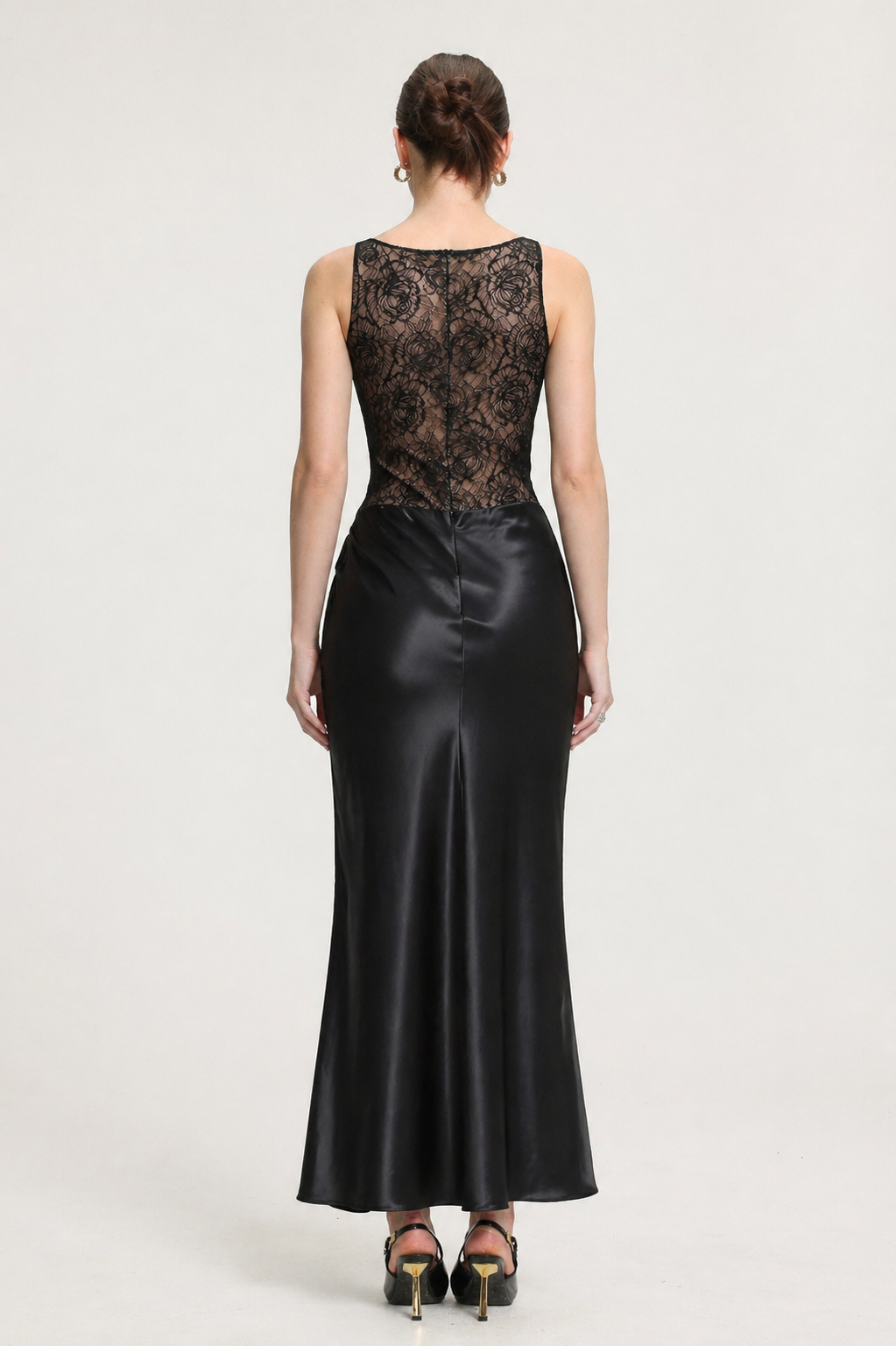 Yeil Sexy Contour Sleeveless Pleated Lace Satin Maxi Dress