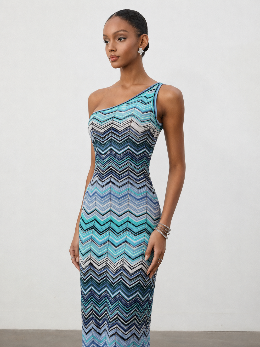 Raisin Resort Contour Chevron Print Knit Maxi Dress