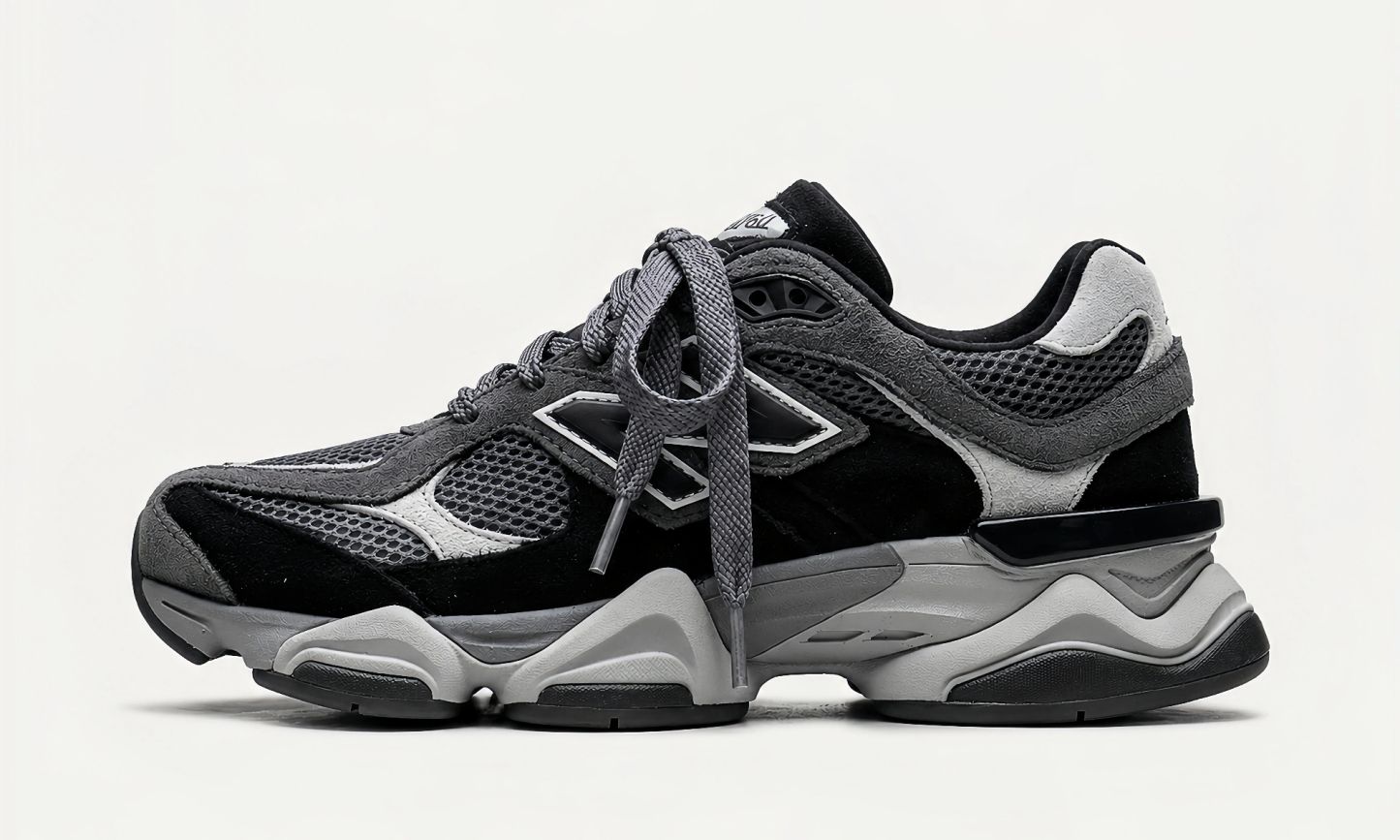 9060 "Black / Casterock"