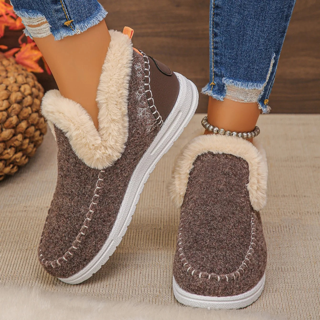 Sneakers with Handcrafted Finish and Soft Plush Interior