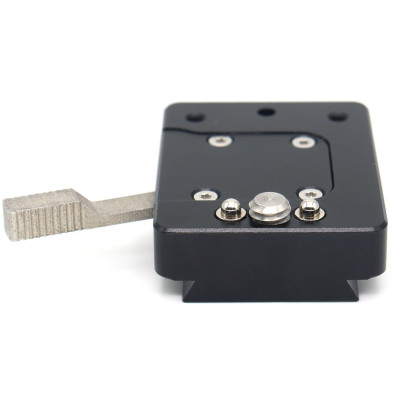 viewfinder adapter flexibly connects the ARRI mini LF EVF to the monitor through the 1/4 screw and ARRI pin connection options