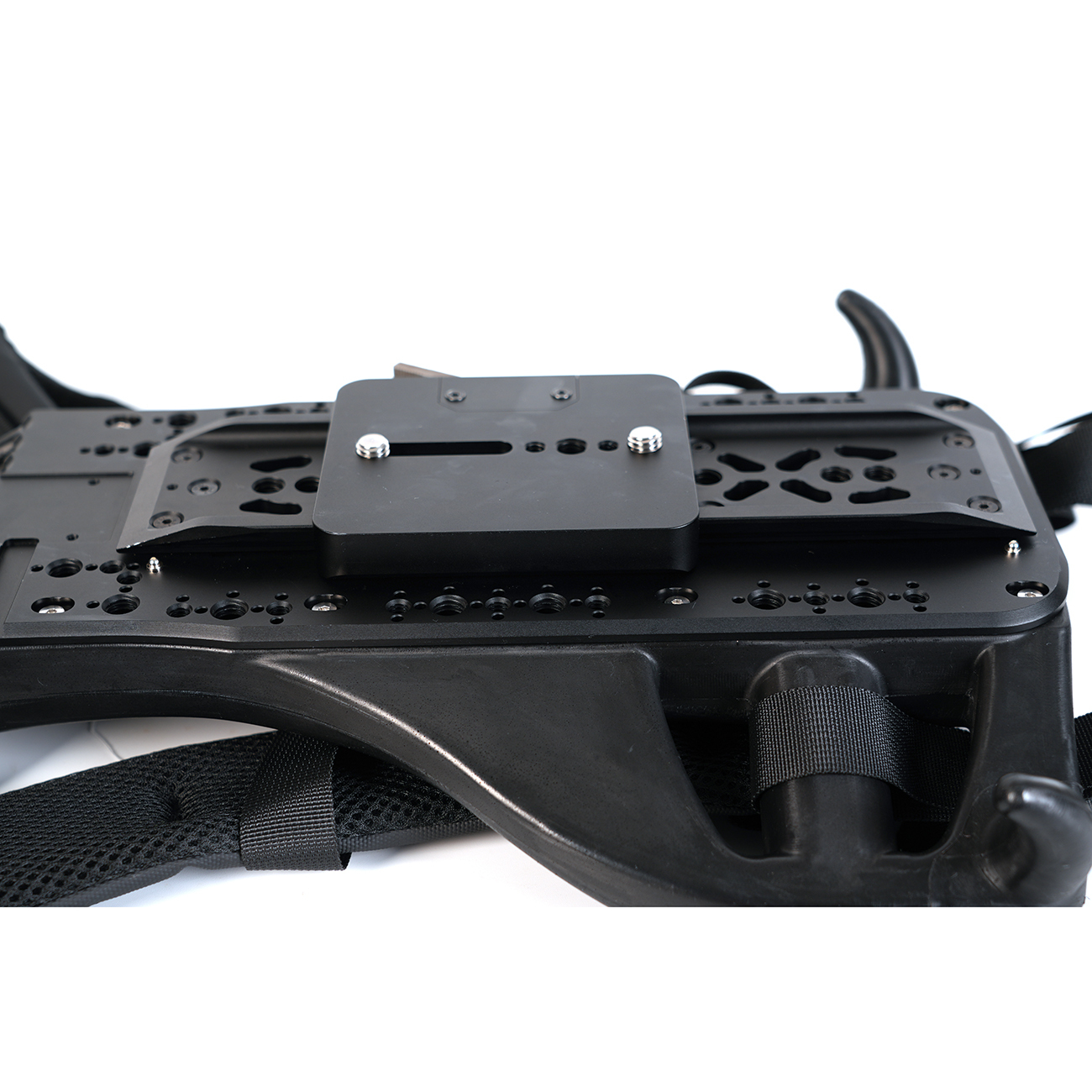 DJI Ronin 4D , SONY CineAlta 3/8 screws hold the camera backpack