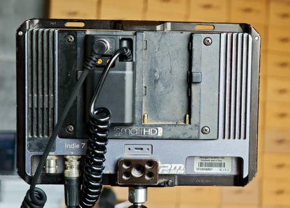 DC2.5/D-tap Power Input NP-F550/NP-F570/ 970 Power Coupler DC Dummy Battery