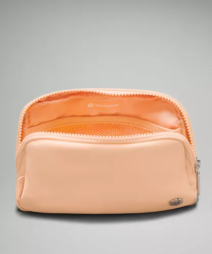 Everywhere Belt Bag 1L