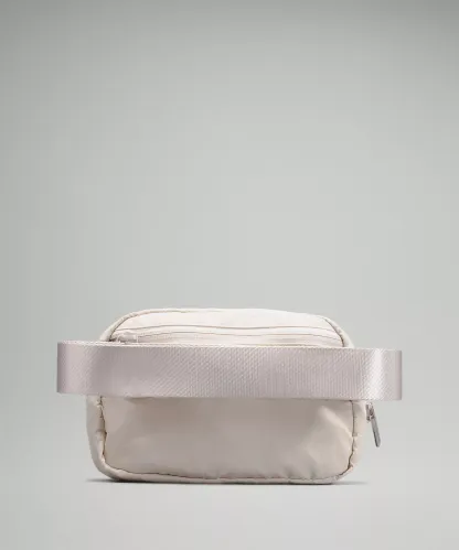 Everywhere Belt Bag 1L