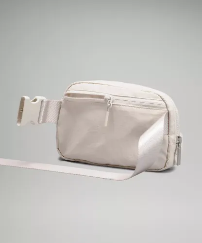 Everywhere Belt Bag 1L