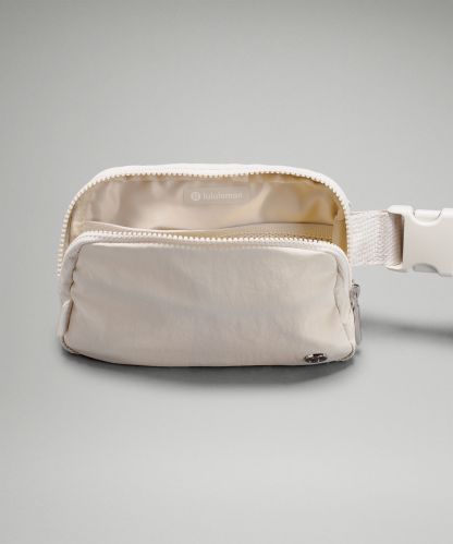 Everywhere Belt Bag 1L