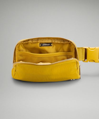 Everywhere Belt Bag 1L