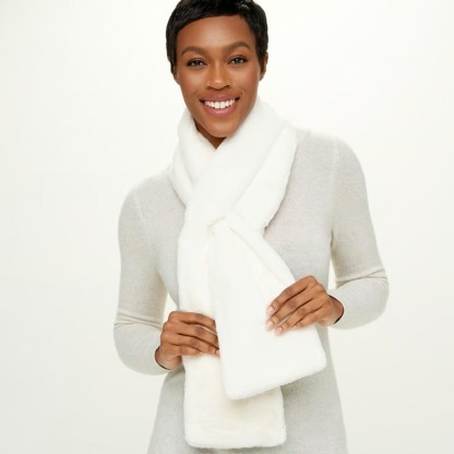 🎄Christmas Sale 49% OFF🔥-❄️Faux-Fur Pull-Through Scarf with Hidden Pocket
