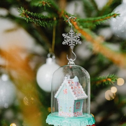 2025 Christmas Hot Sale4Christmas S-Hooks - Metal Hanging Hooks with Snowflake Charms for Ornaments, Garland (20pcs)