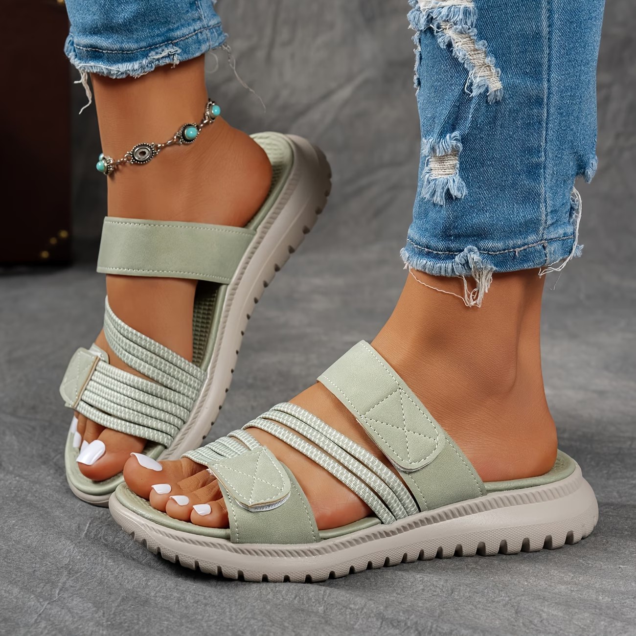 Women's Summer Fashion Sandals - Casual Beach Shoes, Low Heel, Comfortable, Suitable for Outdoor Vacations and Everyday Wear