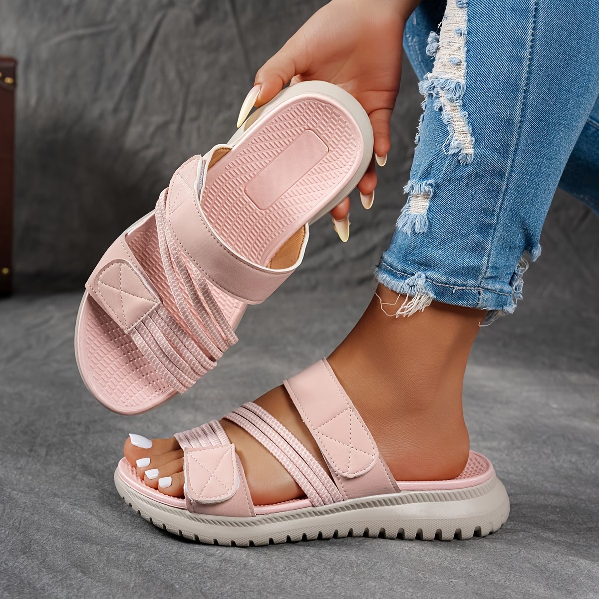 Women's Summer Fashion Sandals - Casual Beach Shoes, Low Heel, Comfortable, Suitable for Outdoor Vacations and Everyday Wear