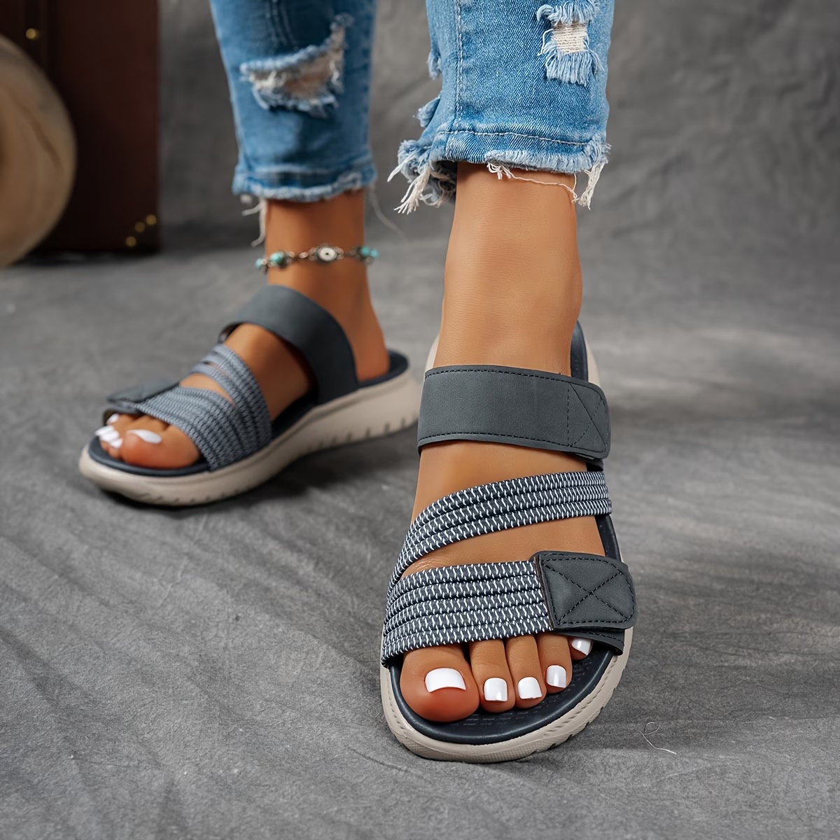 Women's Summer Fashion Sandals - Casual Beach Shoes, Low Heel, Comfortable, Suitable for Outdoor Vacations and Everyday Wear