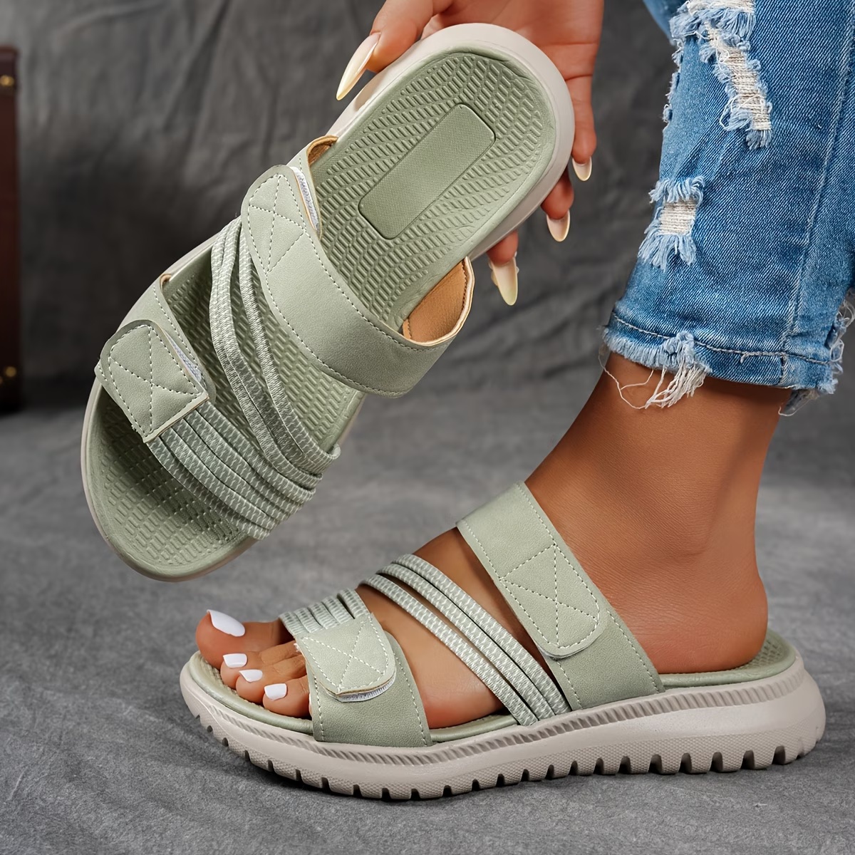 Women's Summer Fashion Sandals - Casual Beach Shoes, Low Heel, Comfortable, Suitable for Outdoor Vacations and Everyday Wear