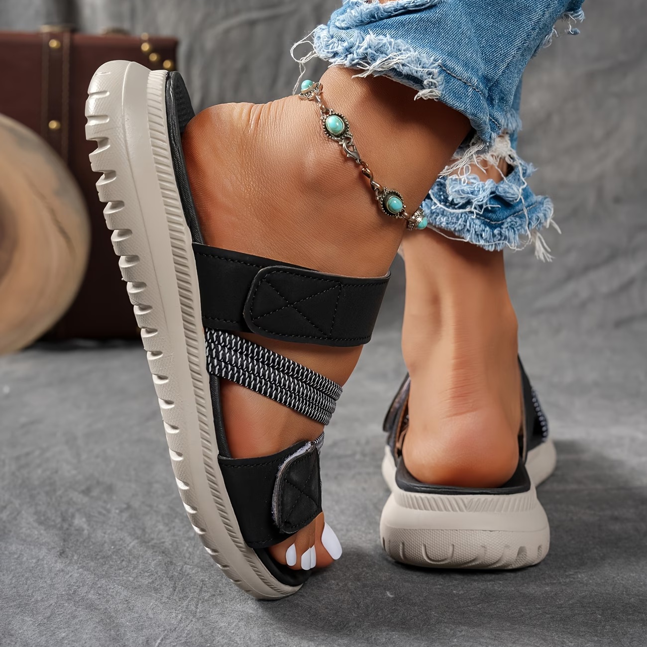 Women's Summer Fashion Sandals - Casual Beach Shoes, Low Heel, Comfortable, Suitable for Outdoor Vacations and Everyday Wear