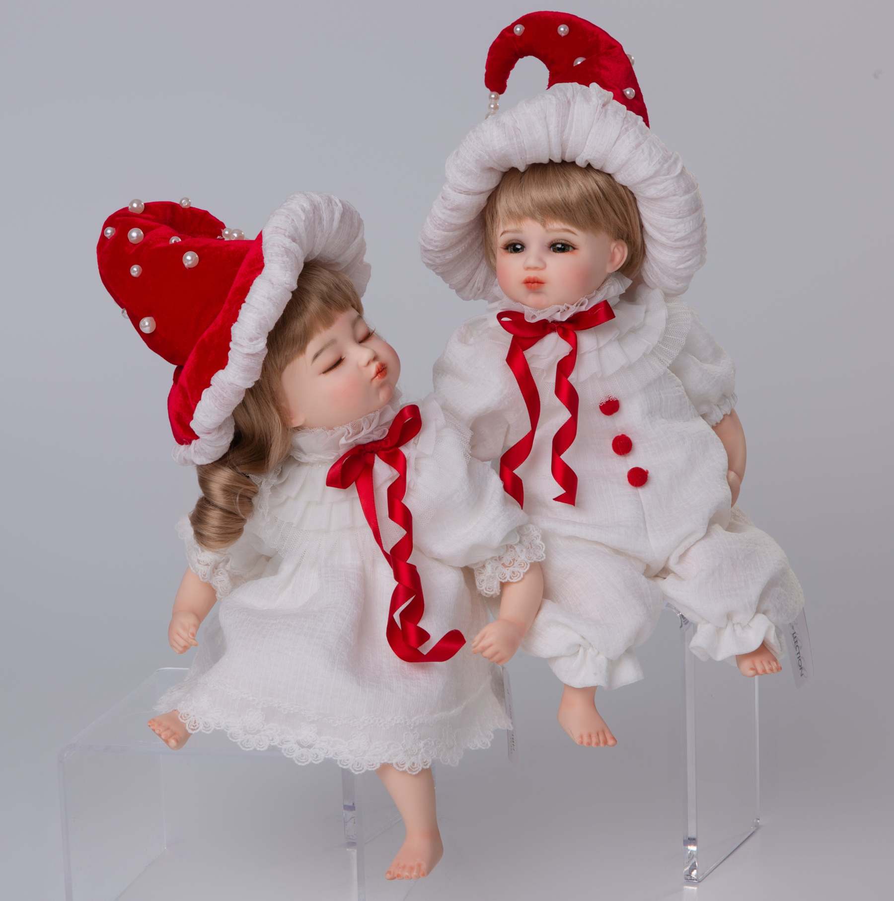 Berrykiss-36cm/14-inch Realistic Porcelain Baby Dolls with Santa Hat (1 Set)