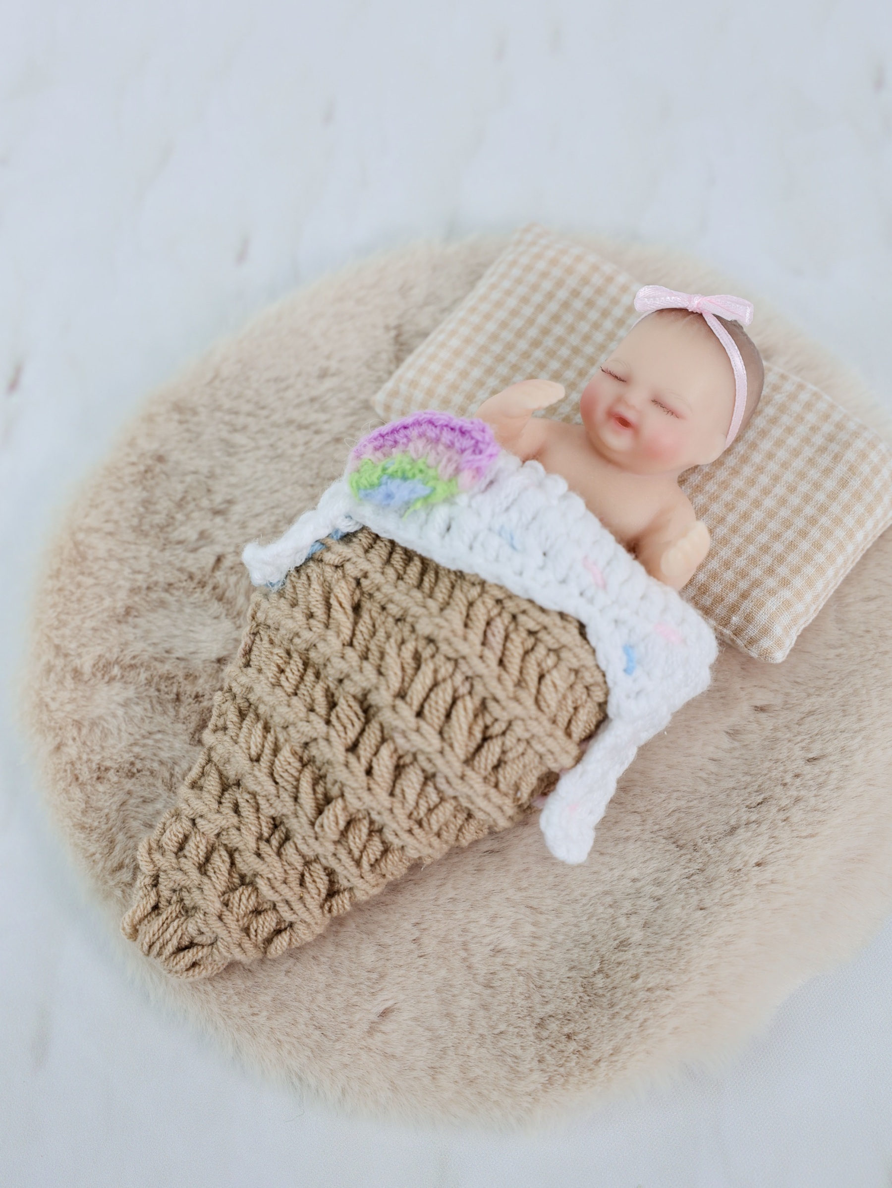 10cm/4Inch Lifelike Silicone Reborn Girl Baby Doll 