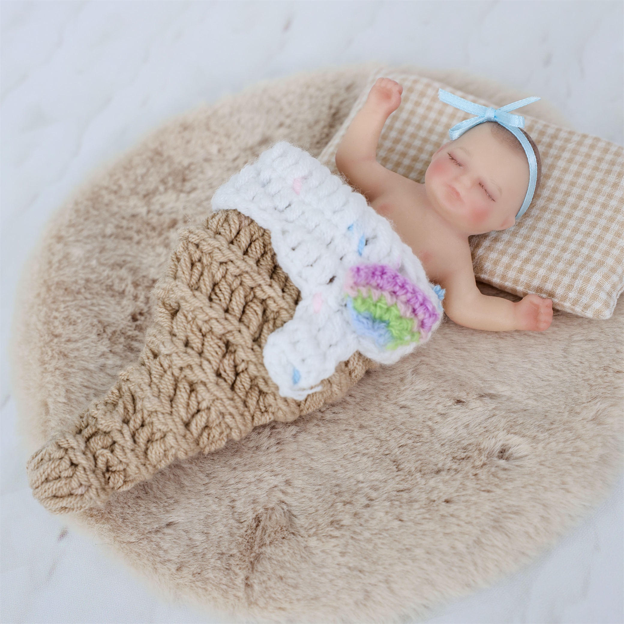 10cm/4Inch Lifelike Silicone Reborn Girl Baby Doll 