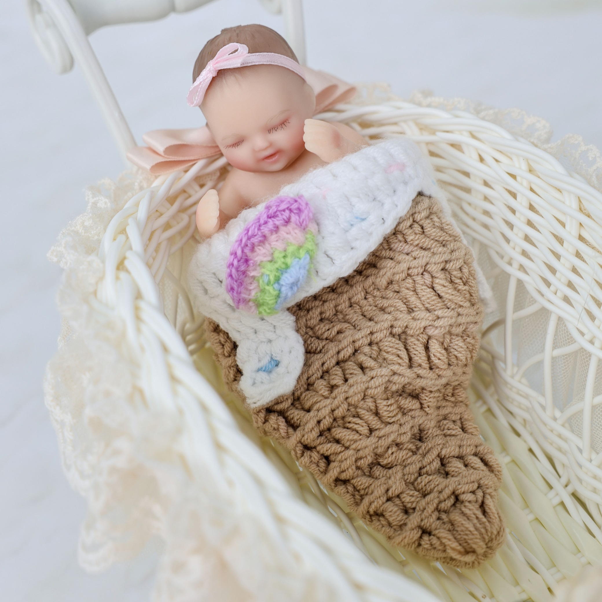 10cm/4Inch Lifelike Silicone Reborn Girl Baby Doll 