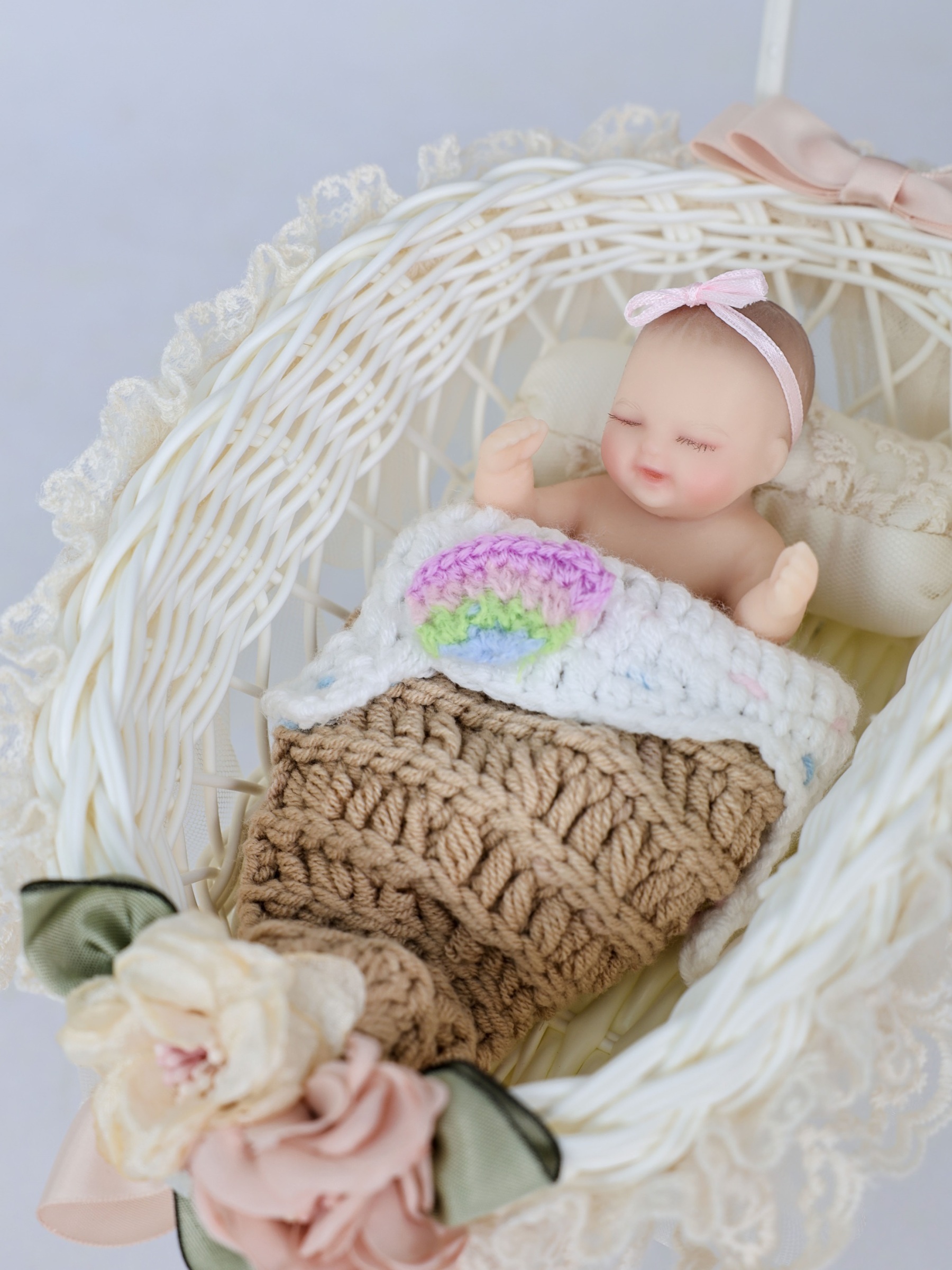 10cm/4Inch Lifelike Silicone Reborn Girl Baby Doll 