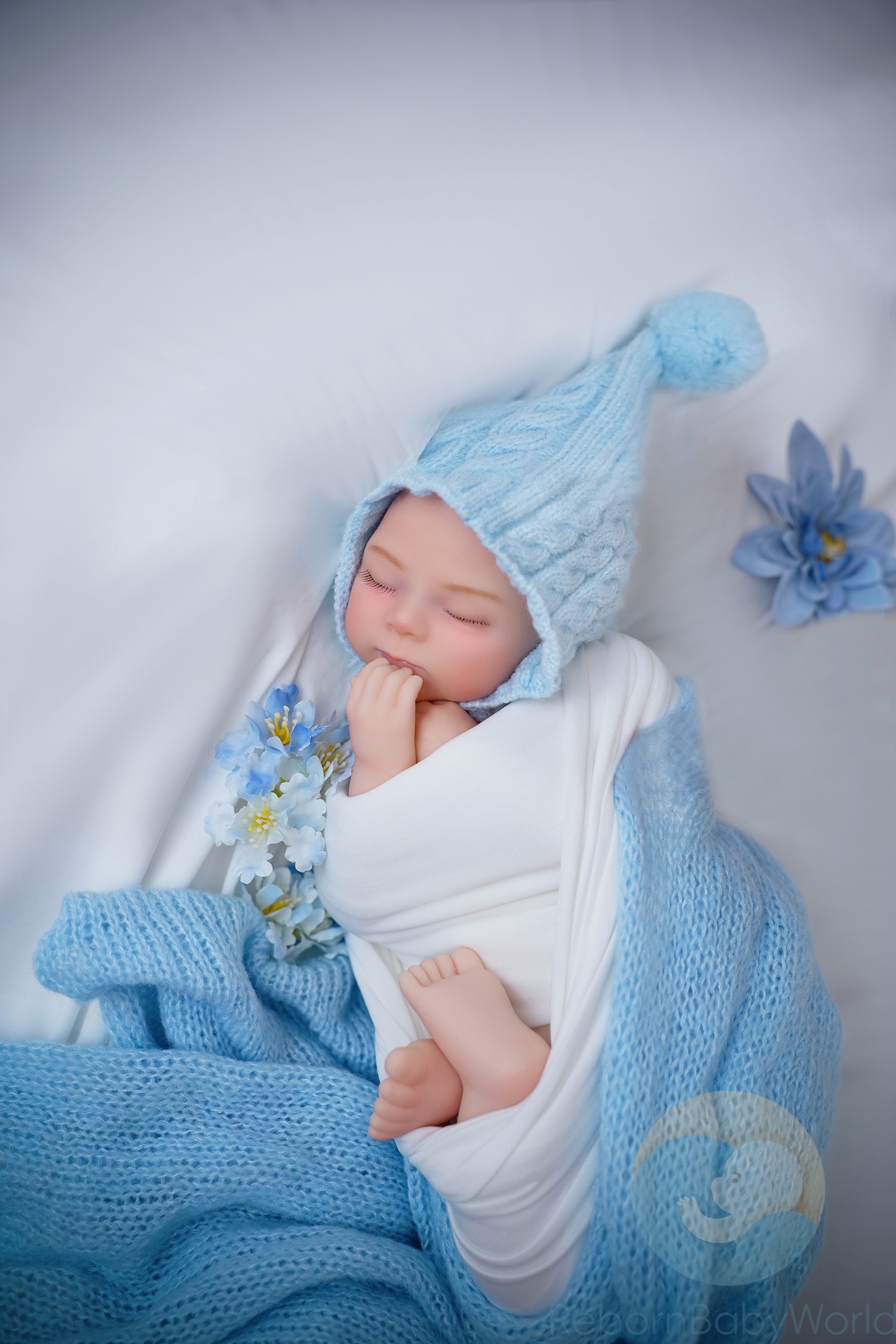 40cm/16inch Soft Silicone Elastic Closed Eyes Reborn Baby Girl Doll