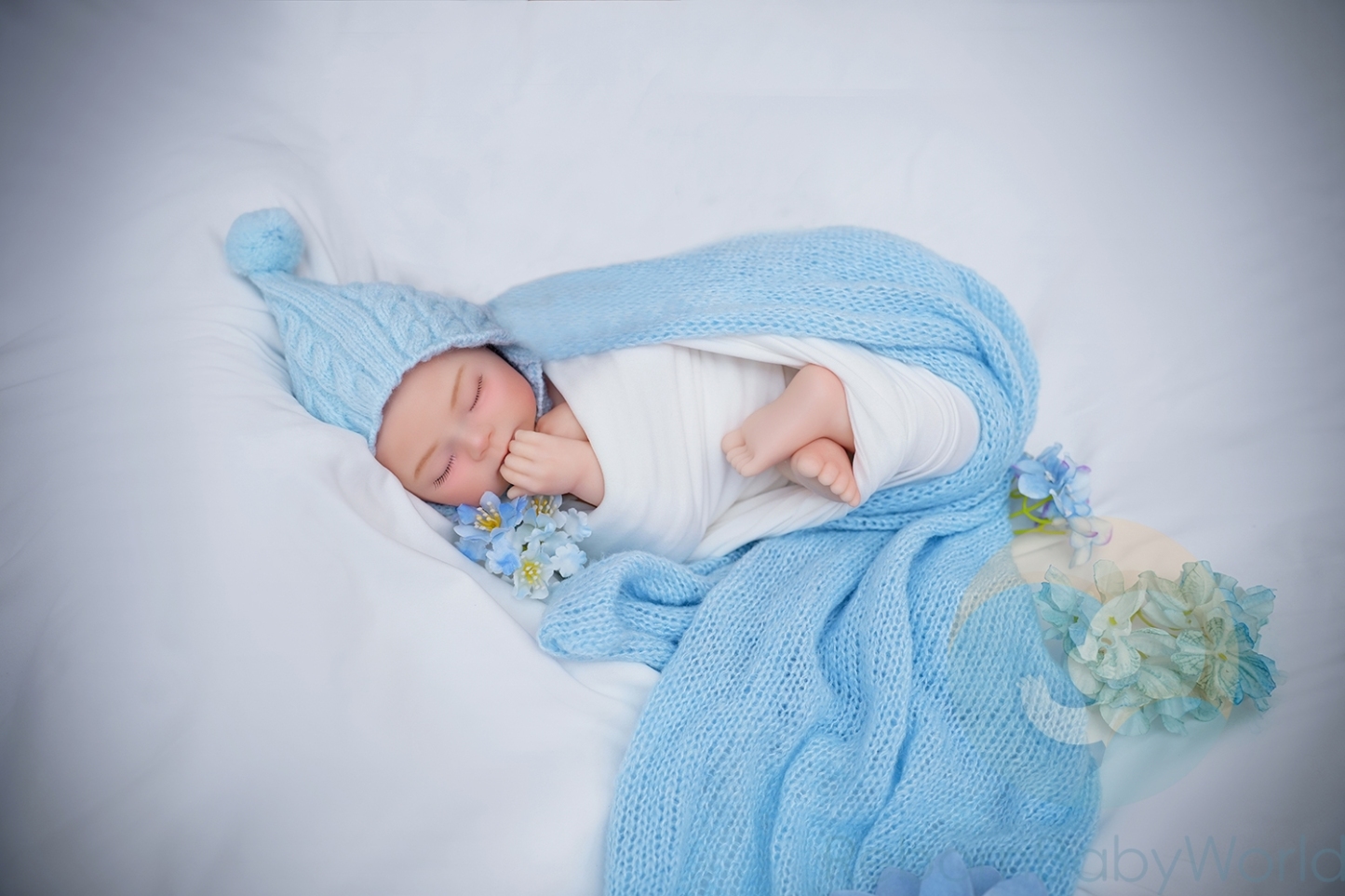 40cm/16inch Soft Silicone Elastic Closed Eyes Reborn Baby Girl Doll