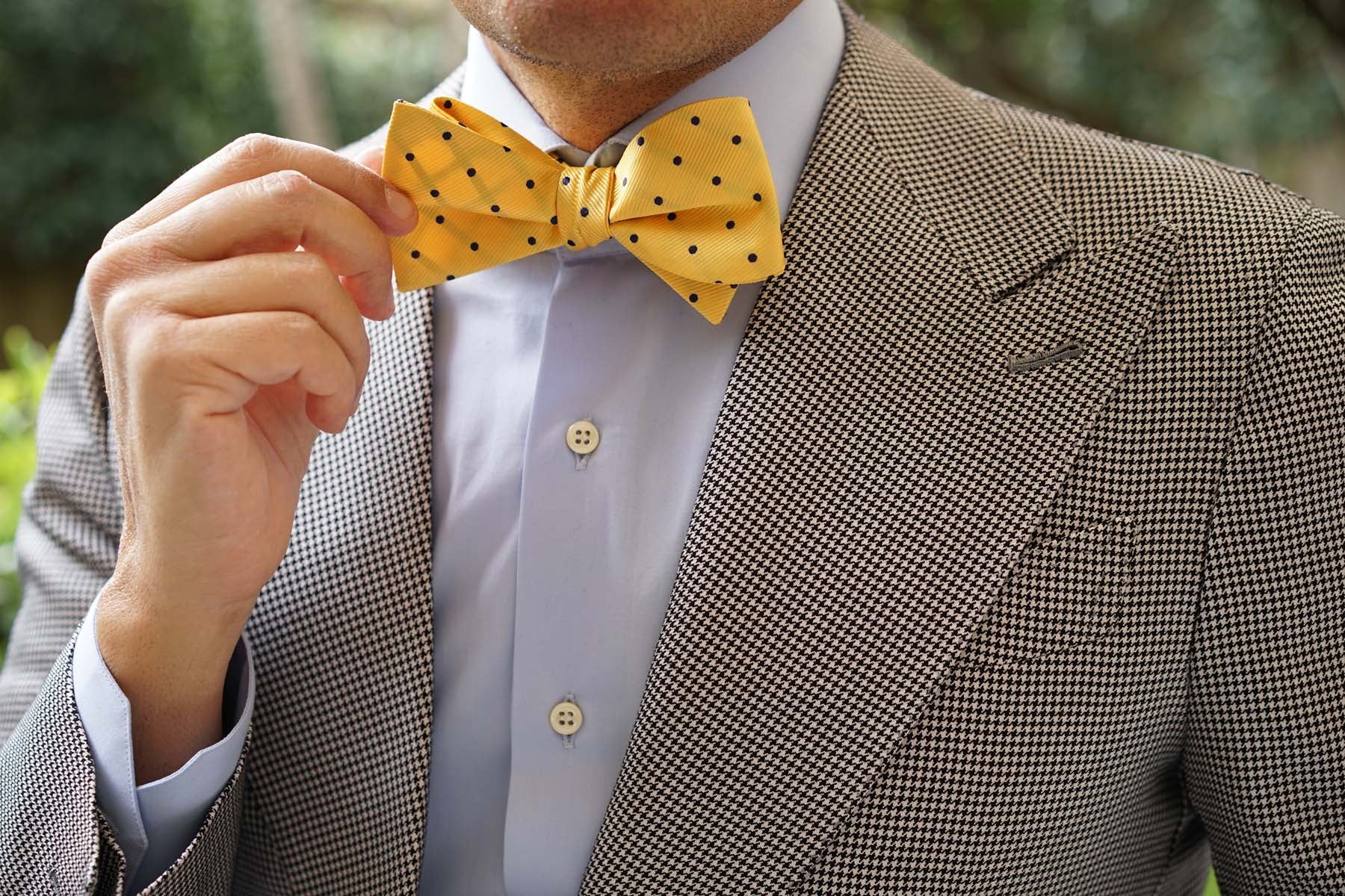 Natbeck Polka Dot Bow Tie Untied in Yellow