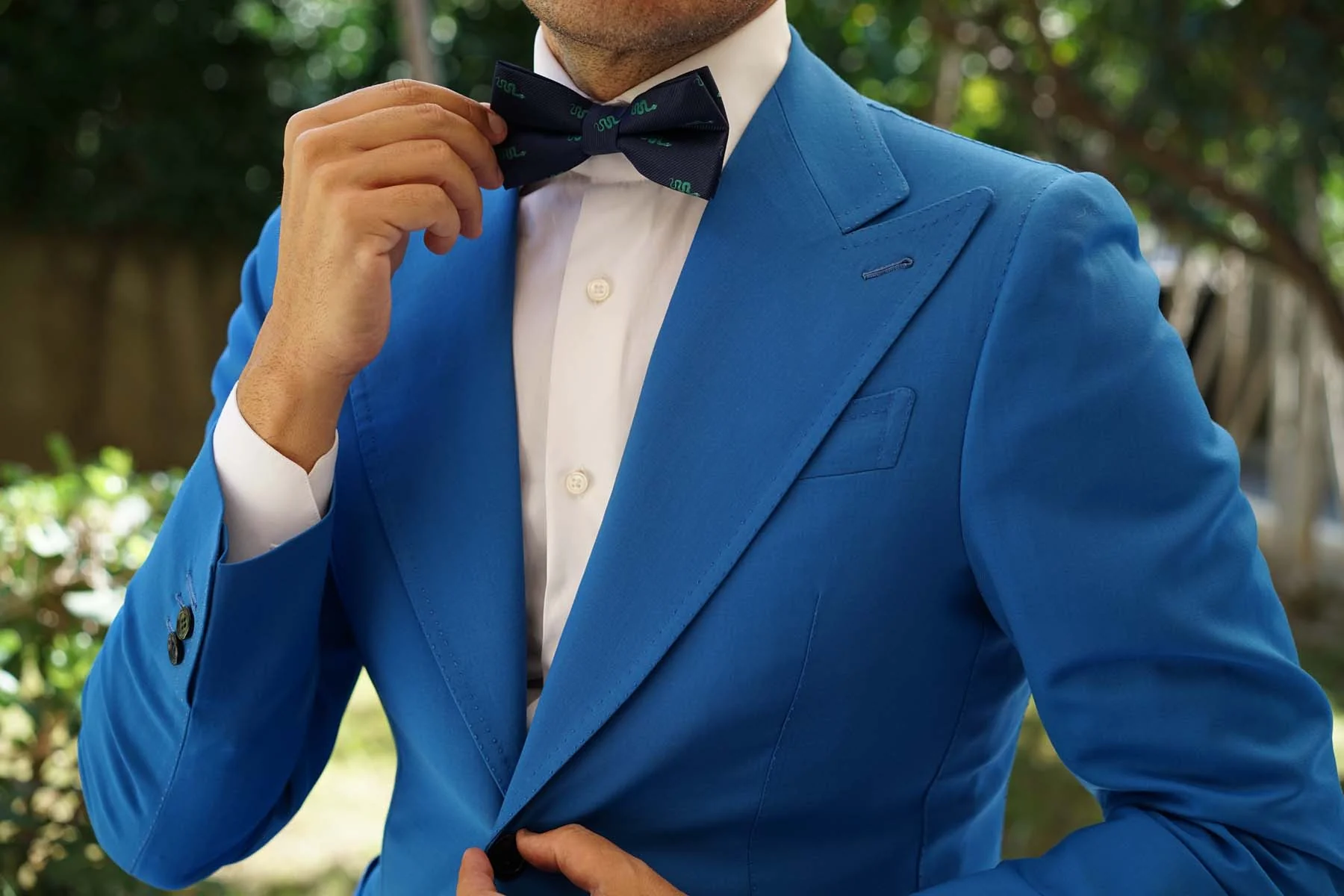 Natbeck Serpico The Snake Bow Tie for Exotic Parties and Unique Themed Events Green