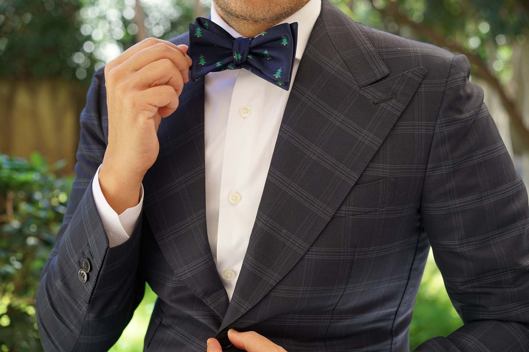 Natbeck Christmas Tree Self Bow Tie Fun Cotton Bow Tie with Christmas Tree Motif for Holiday Events