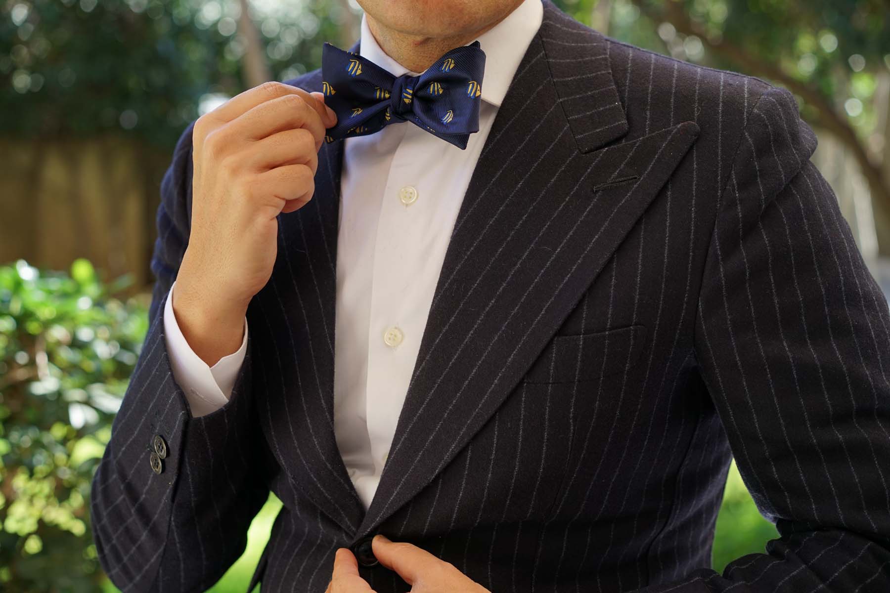 Natbeck Self Tie Bow Tie Tropical Fijian Fish Blue suitable for island weddings