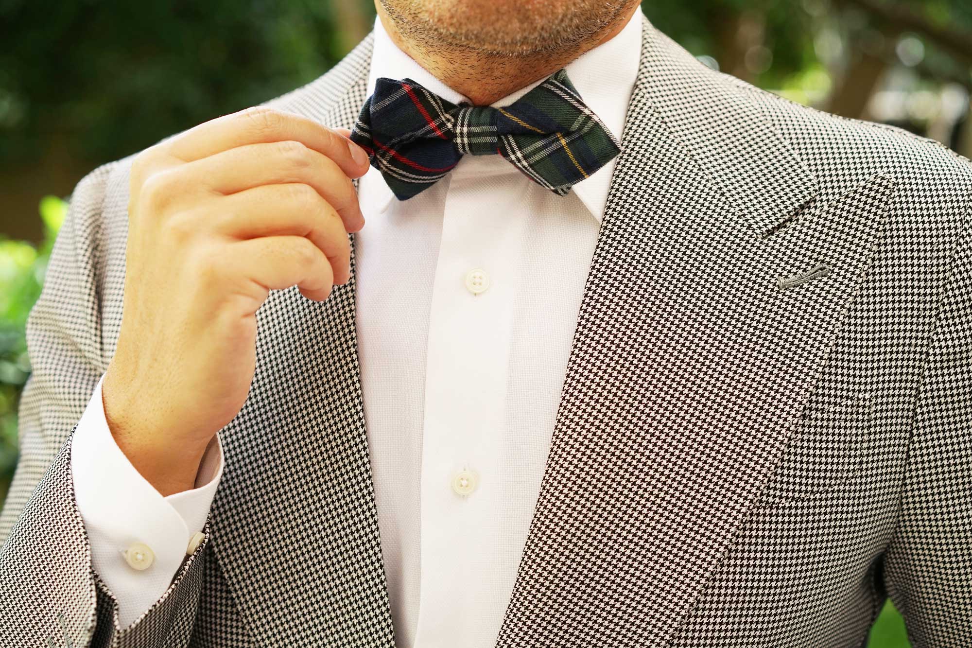 Natbeck Scottish Kilt Pattern Diamond Bow Tie for Events and Office Green